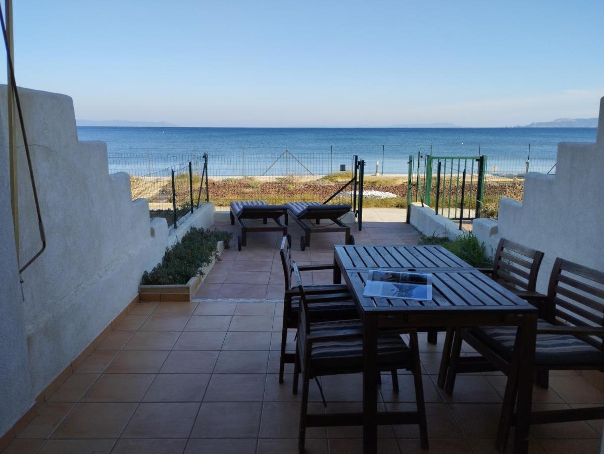 Le Surplage Hyeres Bagian luar foto