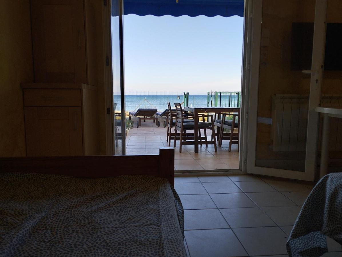 Le Surplage Hyeres Bagian luar foto