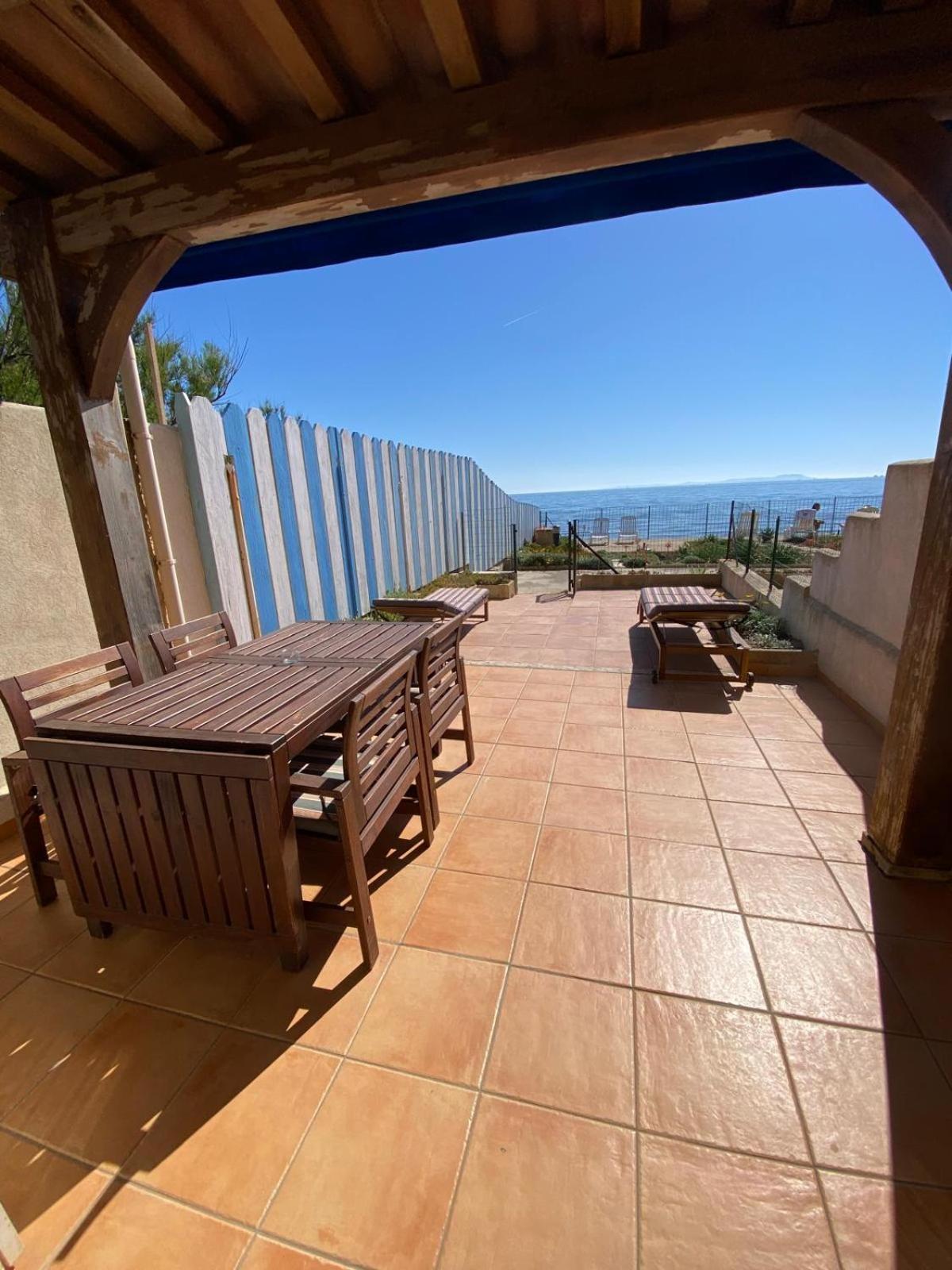 Le Surplage Hyeres Bagian luar foto