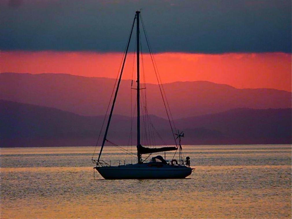 Le Surplage Hyeres Bagian luar foto
