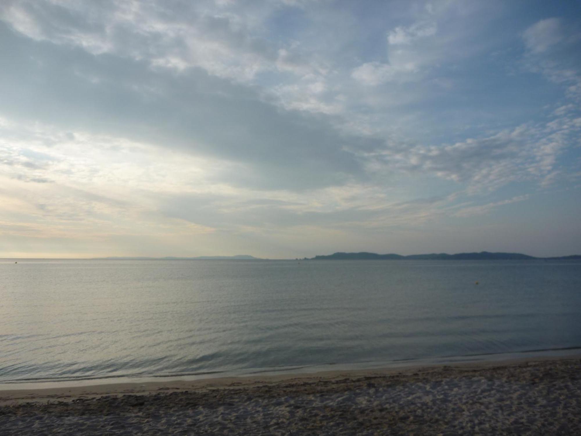Le Surplage Hyeres Bagian luar foto