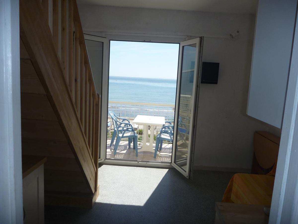 Le Surplage Hyeres Bagian luar foto